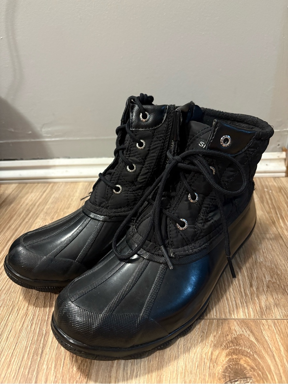 Sperry Women’s Syren Gulf Duck Boot Quilted Waterproof Black Boot size 6